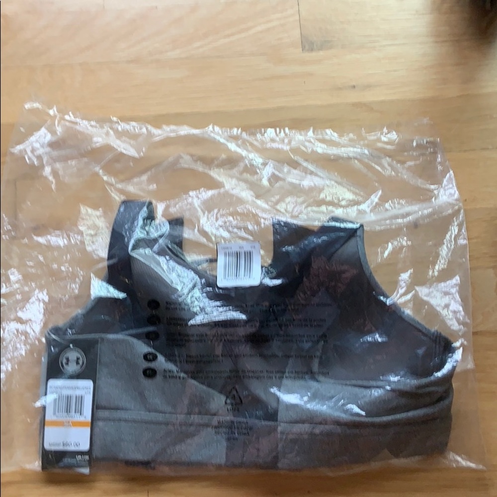 Under armour  sports. Bra NWT gray 36 A